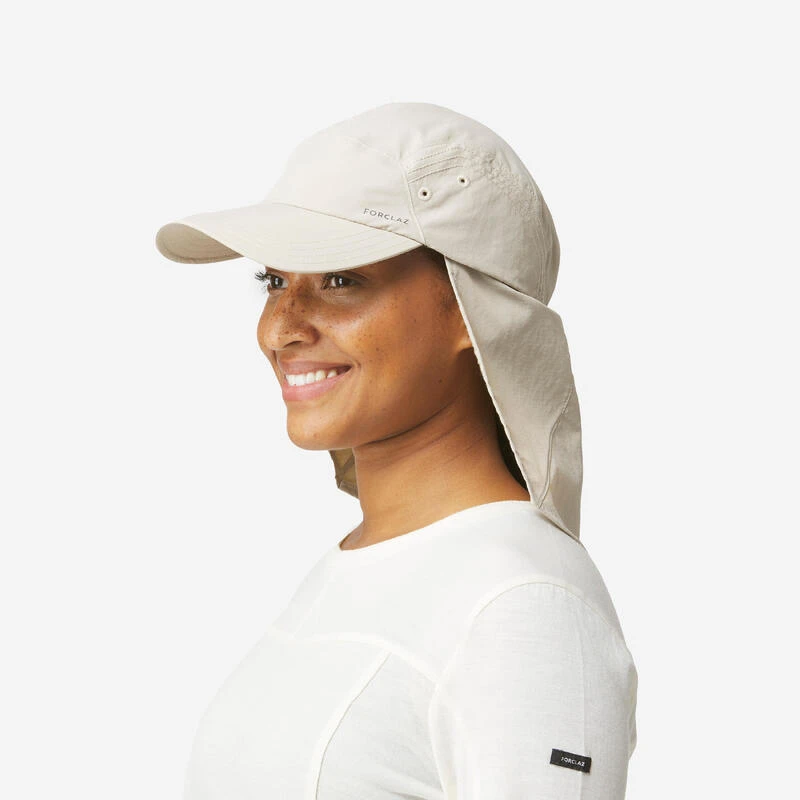 Casquette De Trekking Montagne TREK 900 ANTI-UV GRIS CLAIR 1 Casquette De Trekking Montagne TREK 900 ANTI-UV GRIS CLAIR